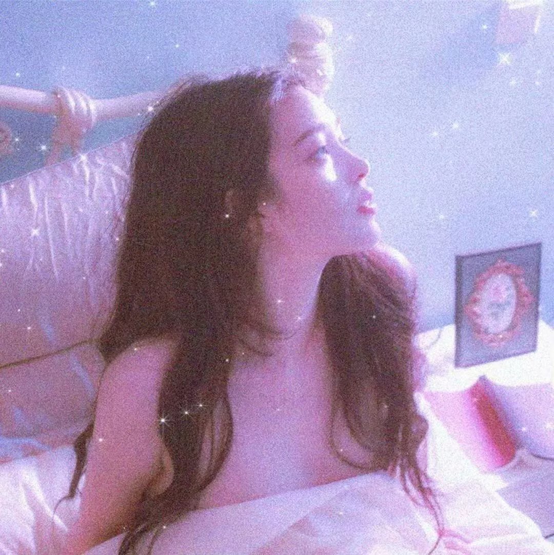 姑娘， 望着我